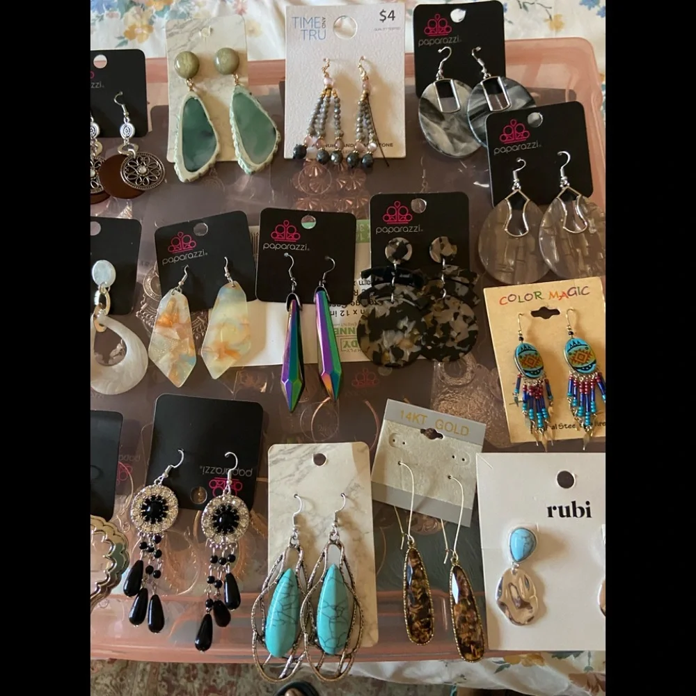 Jewelry - Picture 3 of 13